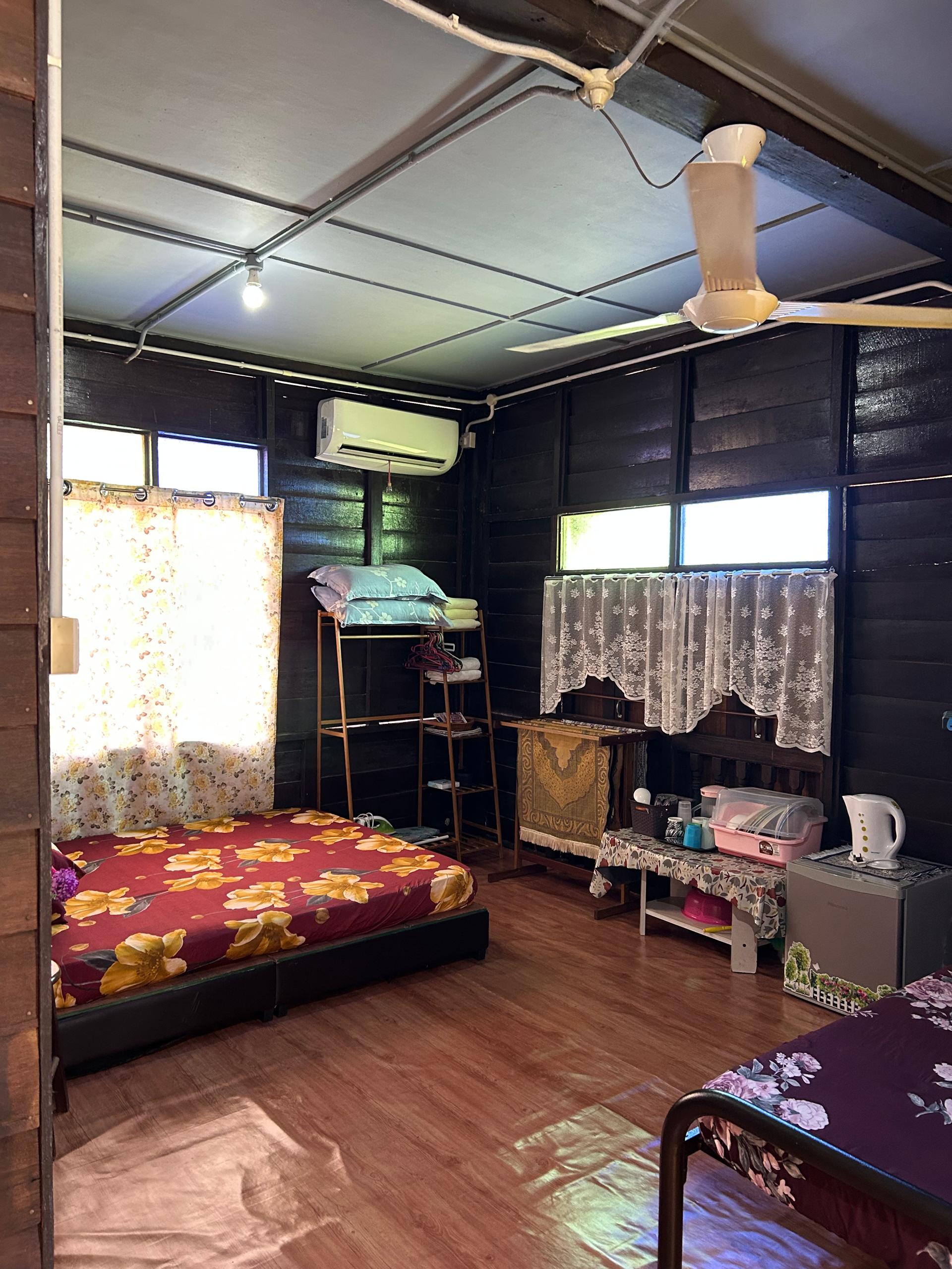 Homestay Nur Kasih Inap desa sabak bernam selangor kolam mandi