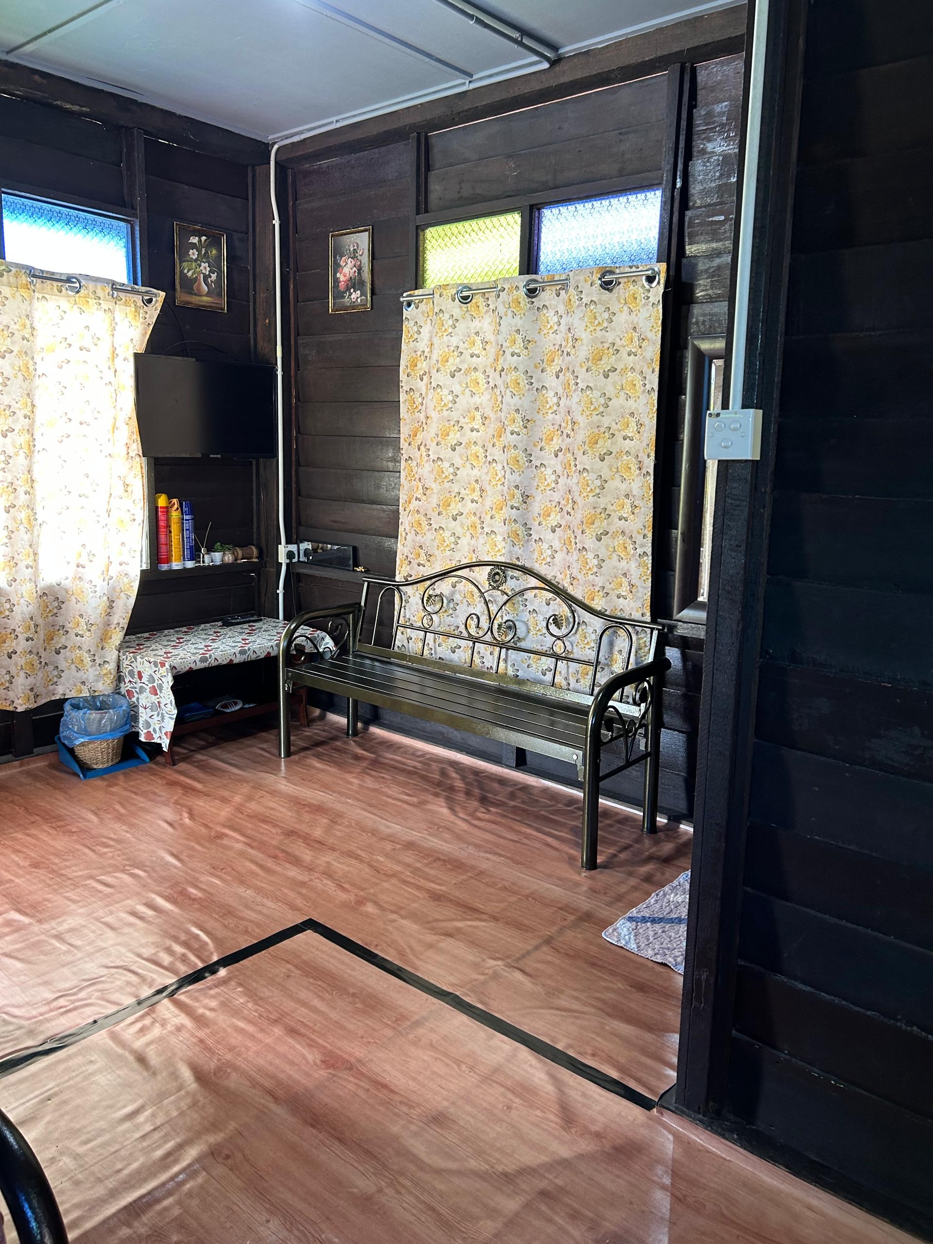 Homestay Nur Kasih Inap desa sabak bernam selangor kolam mandi